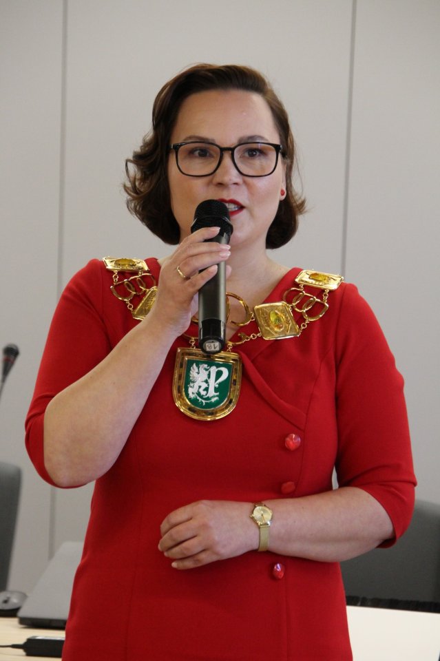 Wójt Gminy Pruszcz Gdański Weronika Chmielowiec przemawia po ślubowaniu