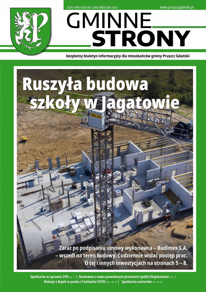 Pierwsza strona gazety Gminne Strony - wydanie jesienne, widok budowy szkoły w Jagatowie z lotu ptak